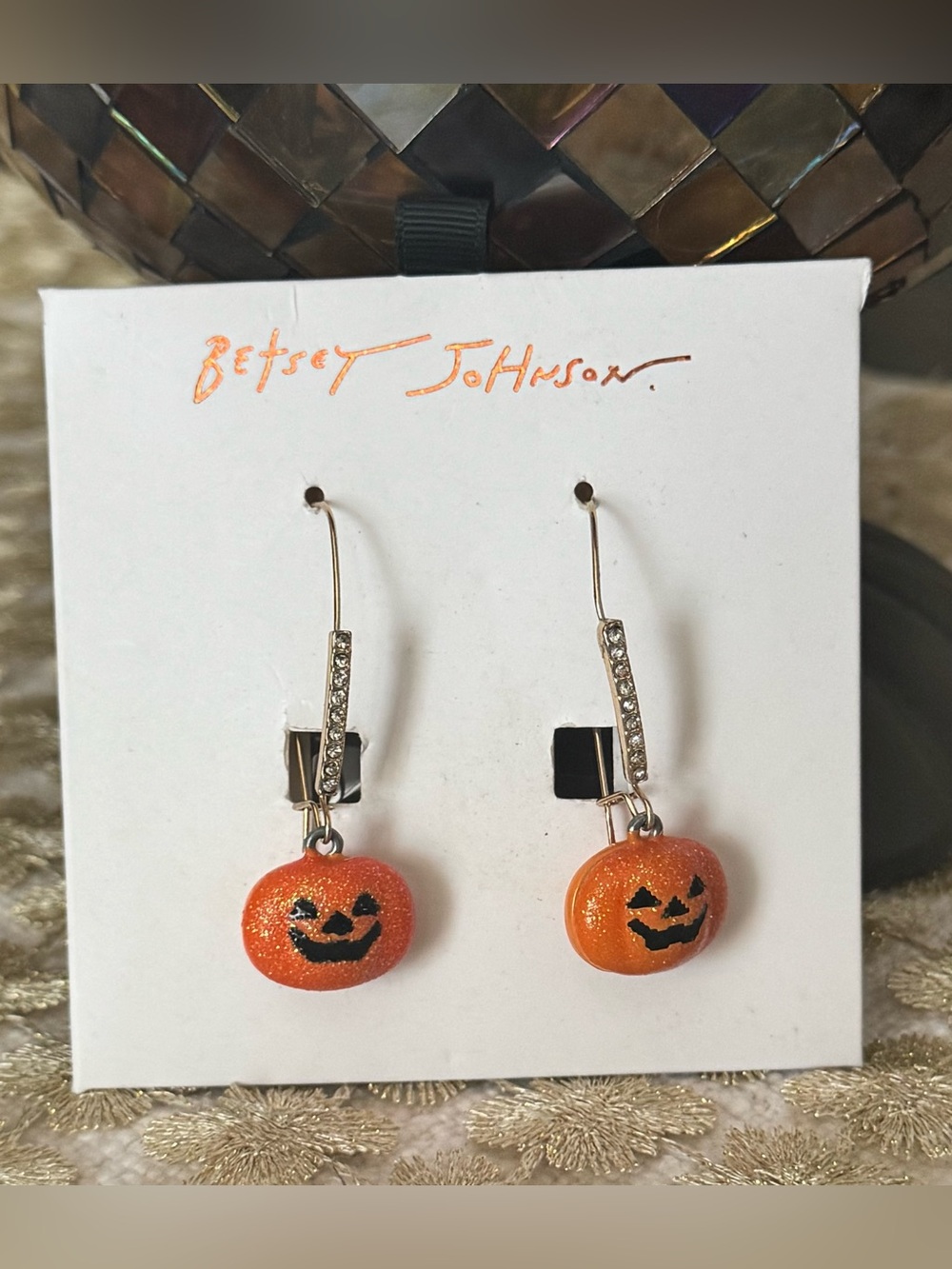 BETSEY JOHNSON JACK-O-LANTERN
HALLOWEEN EARRINGS WIRE STYLE
GOLD TONE New!
